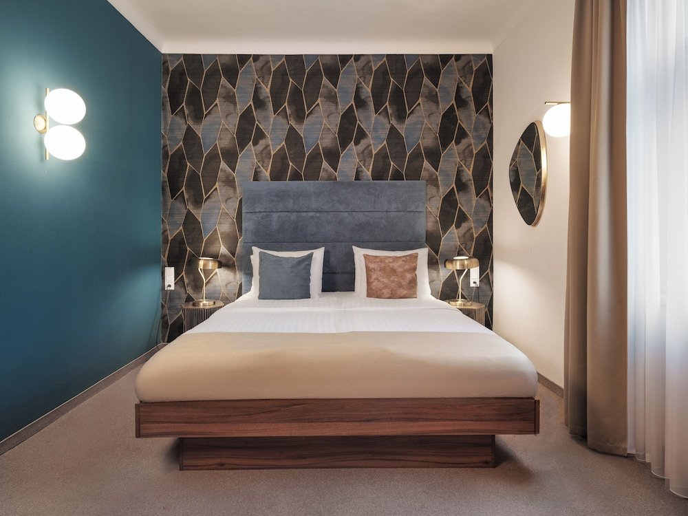 Room:1000px
