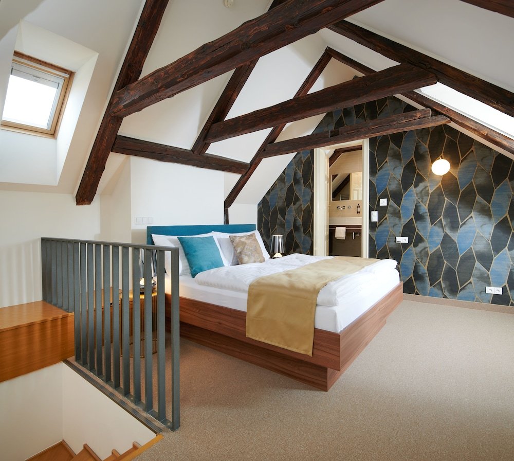 Room:1000px