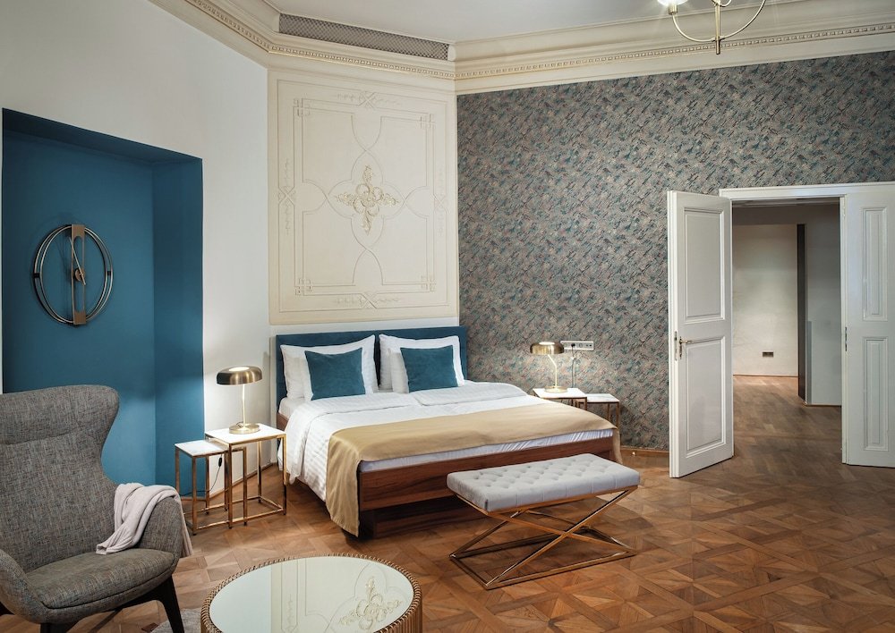 Room:1000px