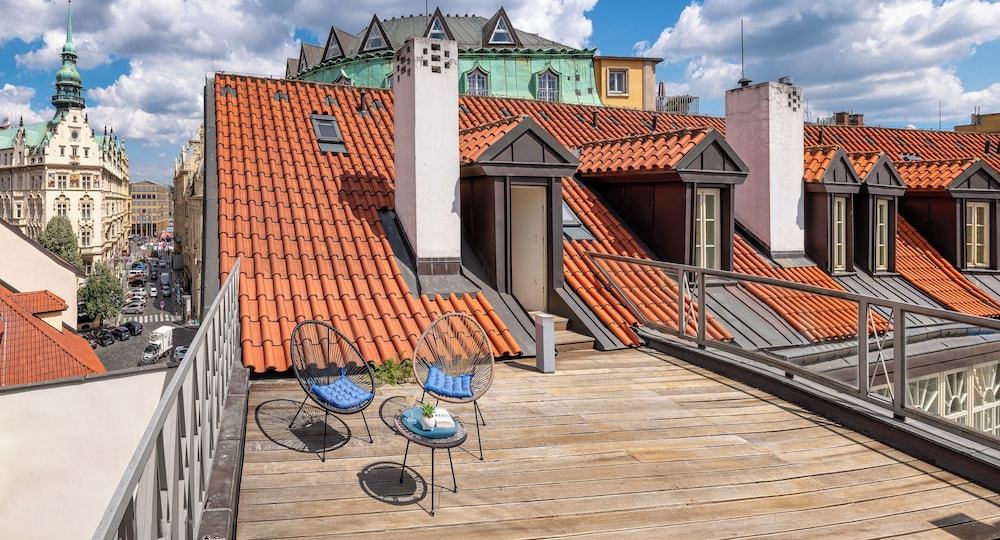 Terrace or patio:1000px