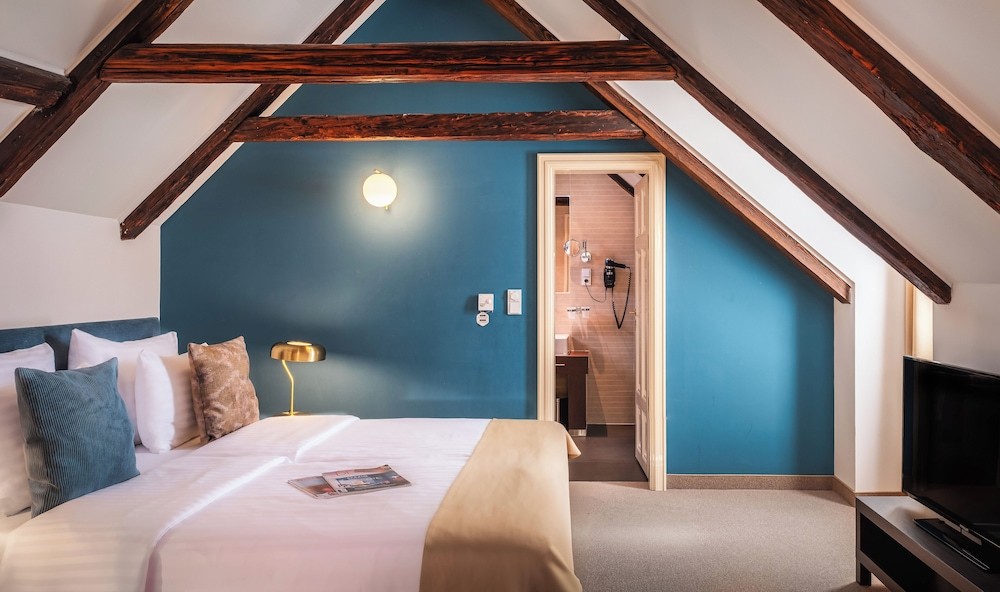Room:1000px
