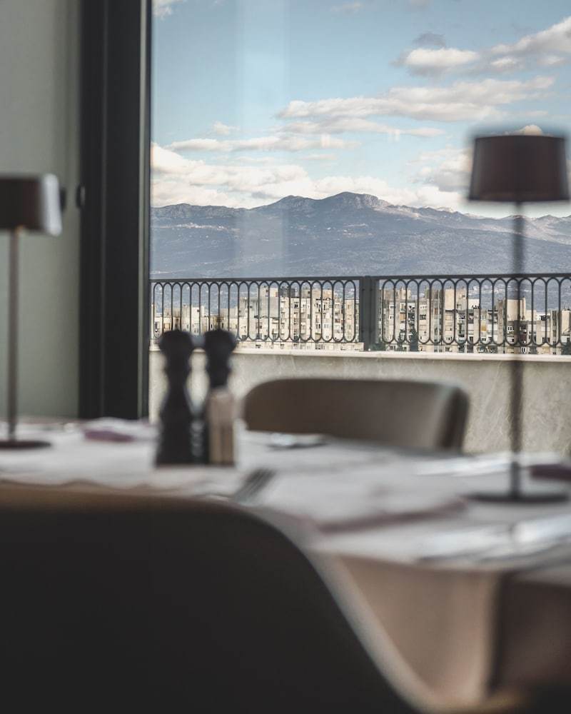 Restaurant:1000px