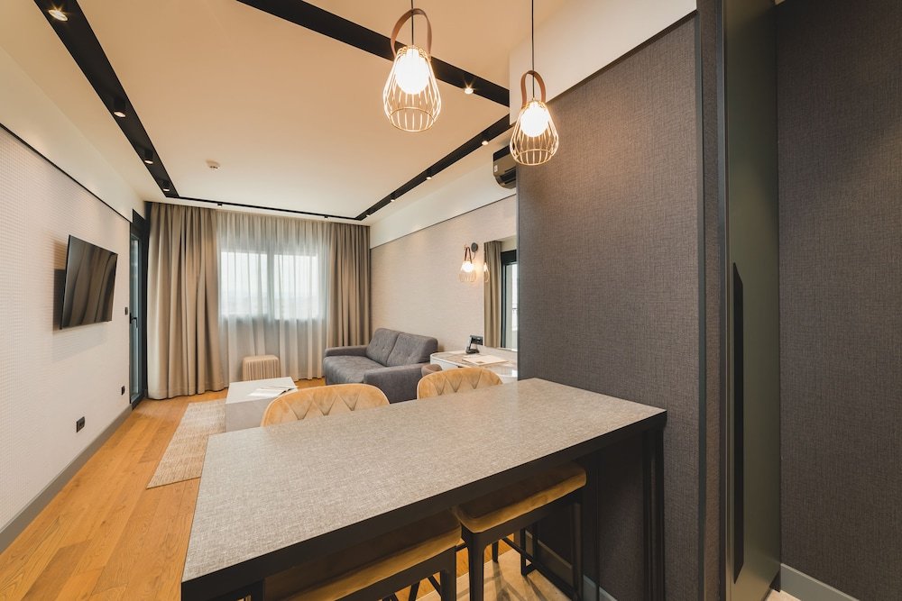Living area:1000px