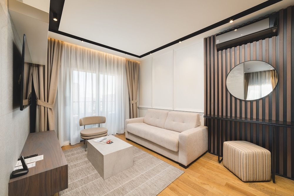 Living area:1000px