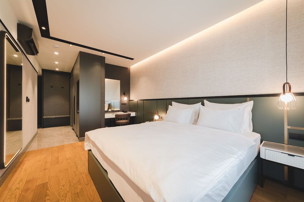 Room:1000px