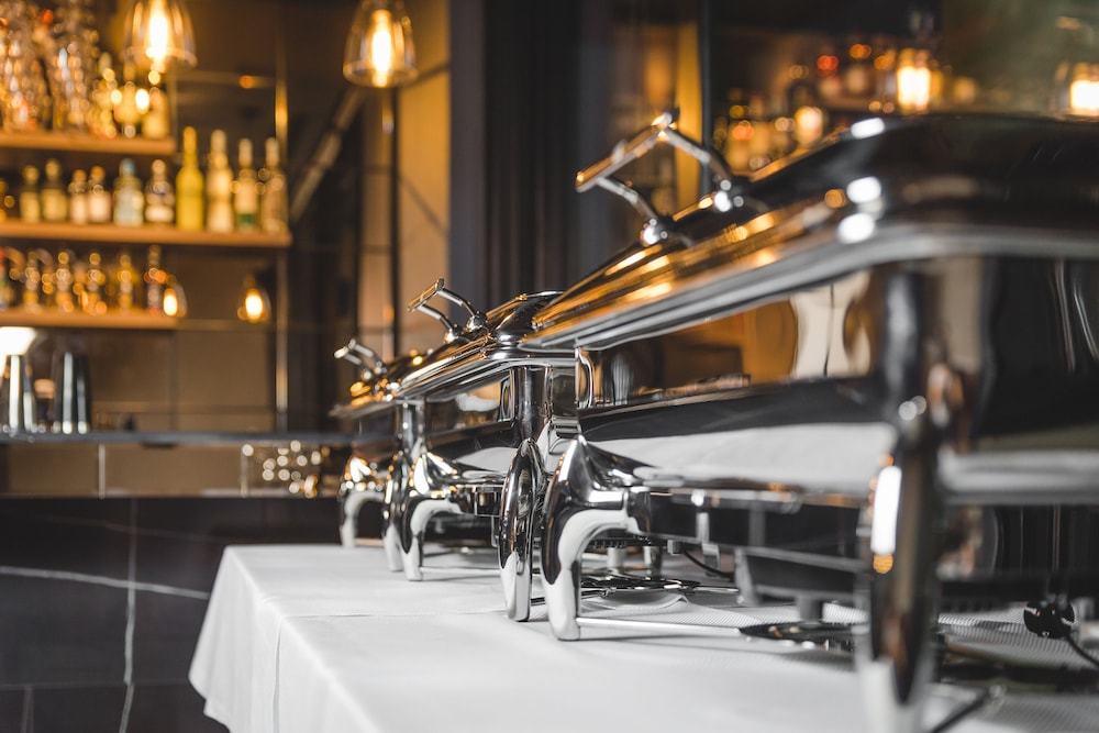 Breakfast buffet:1000px