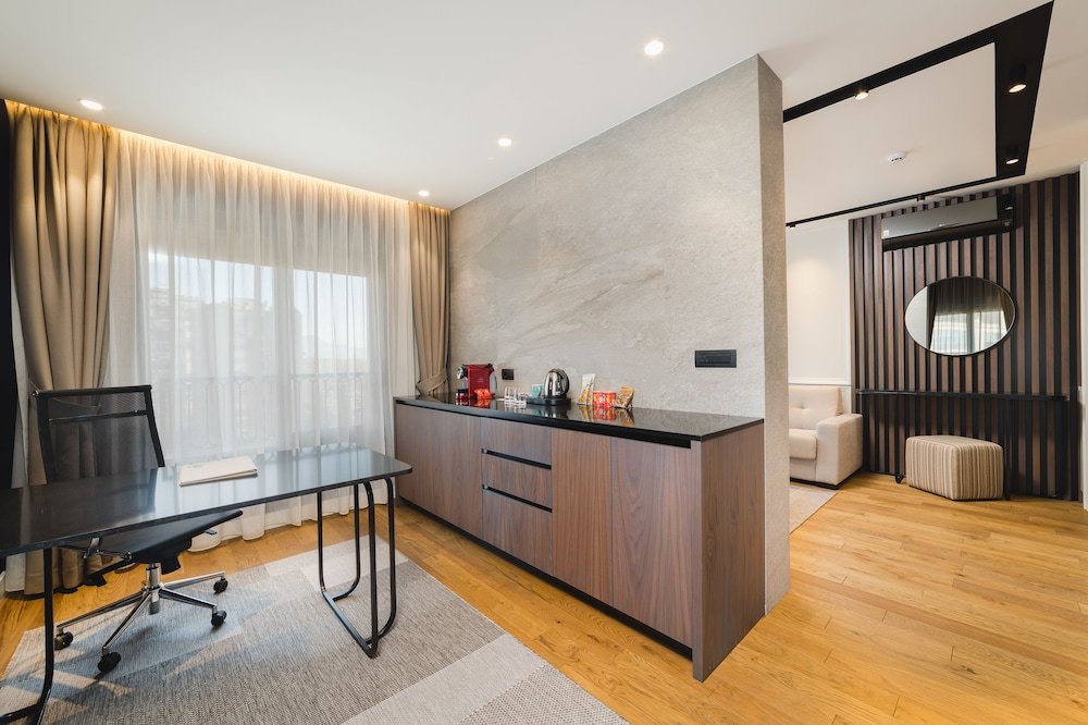 Living area:1000px