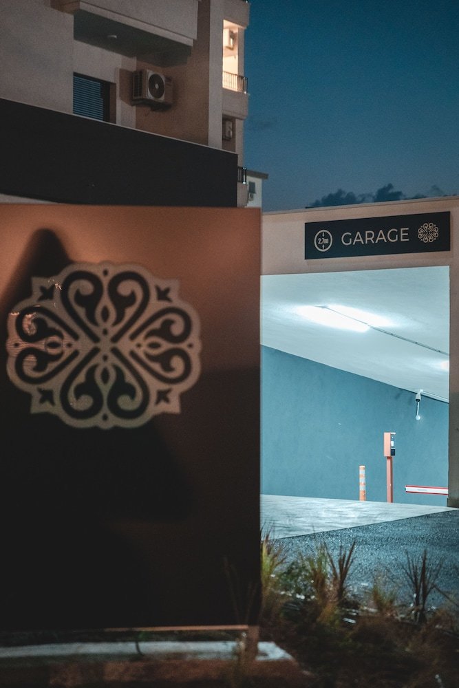 Parking:1000px