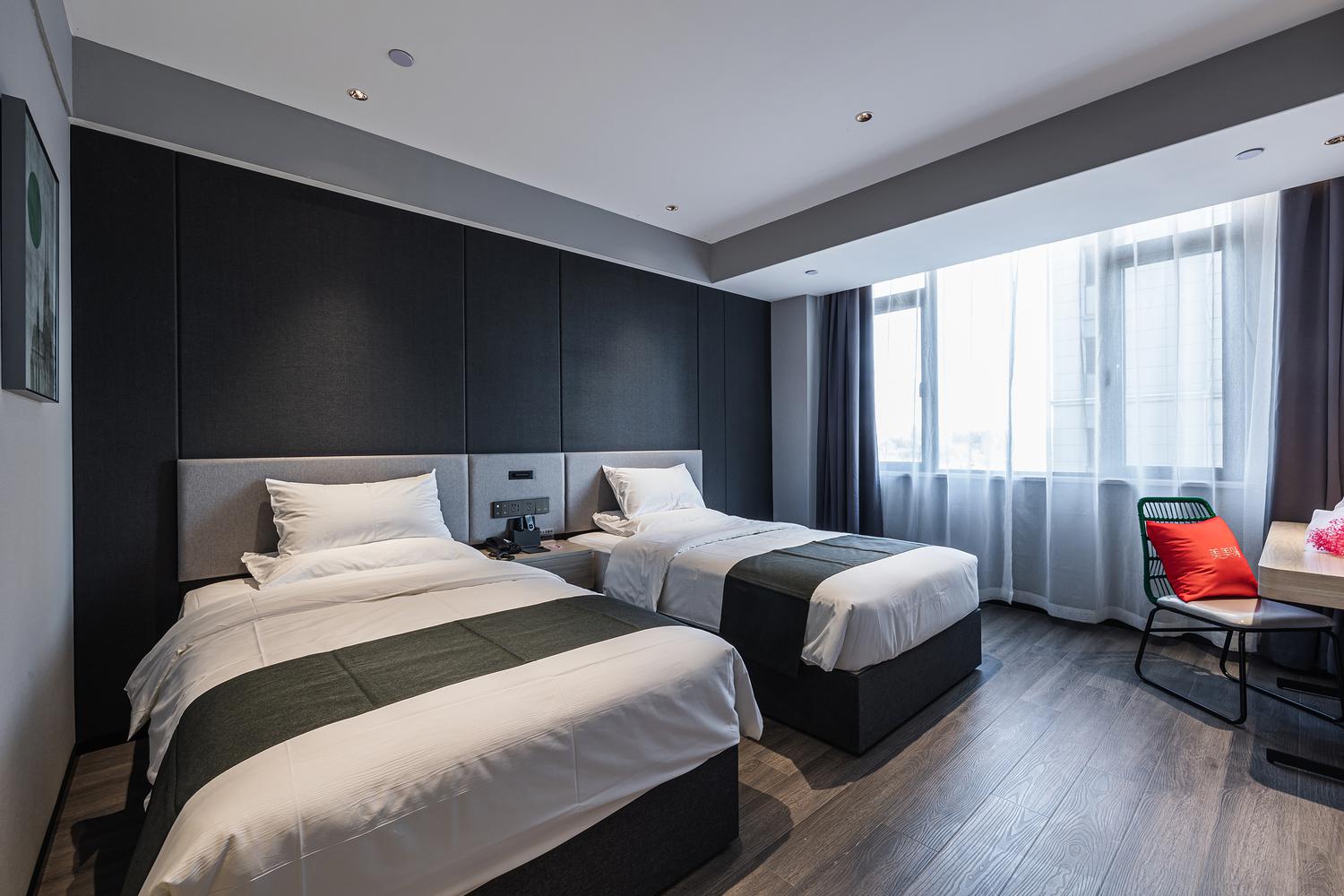 Shankee Collection Hotel (Longyou Hongmu Xiaozhen) - Tap to explore photos