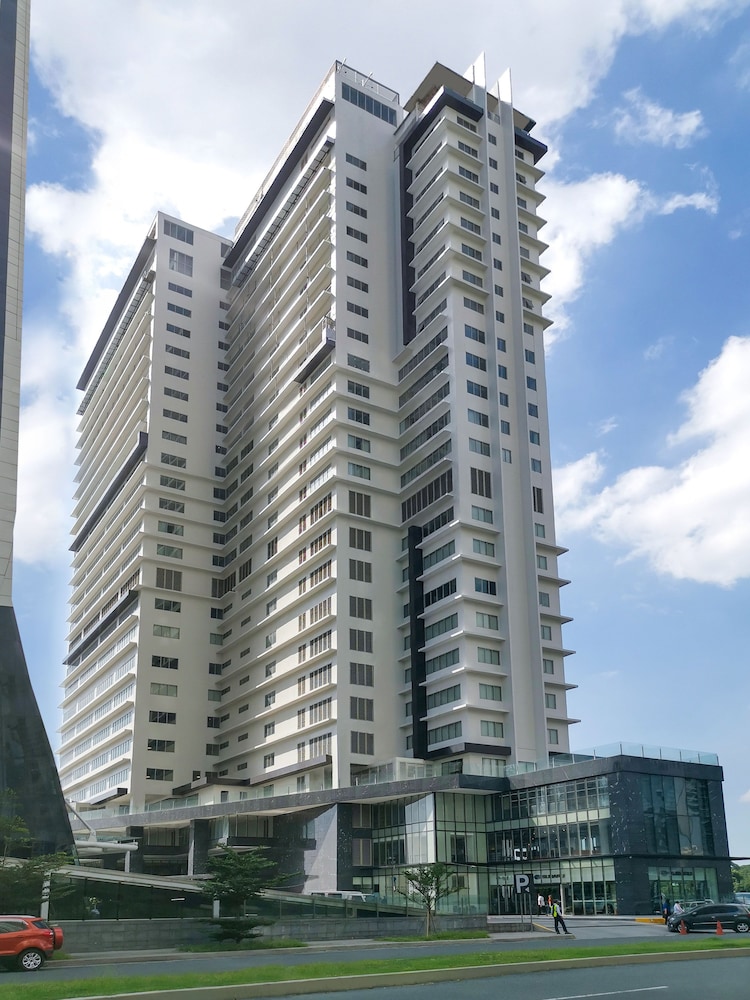 Brittany Hotel BGC