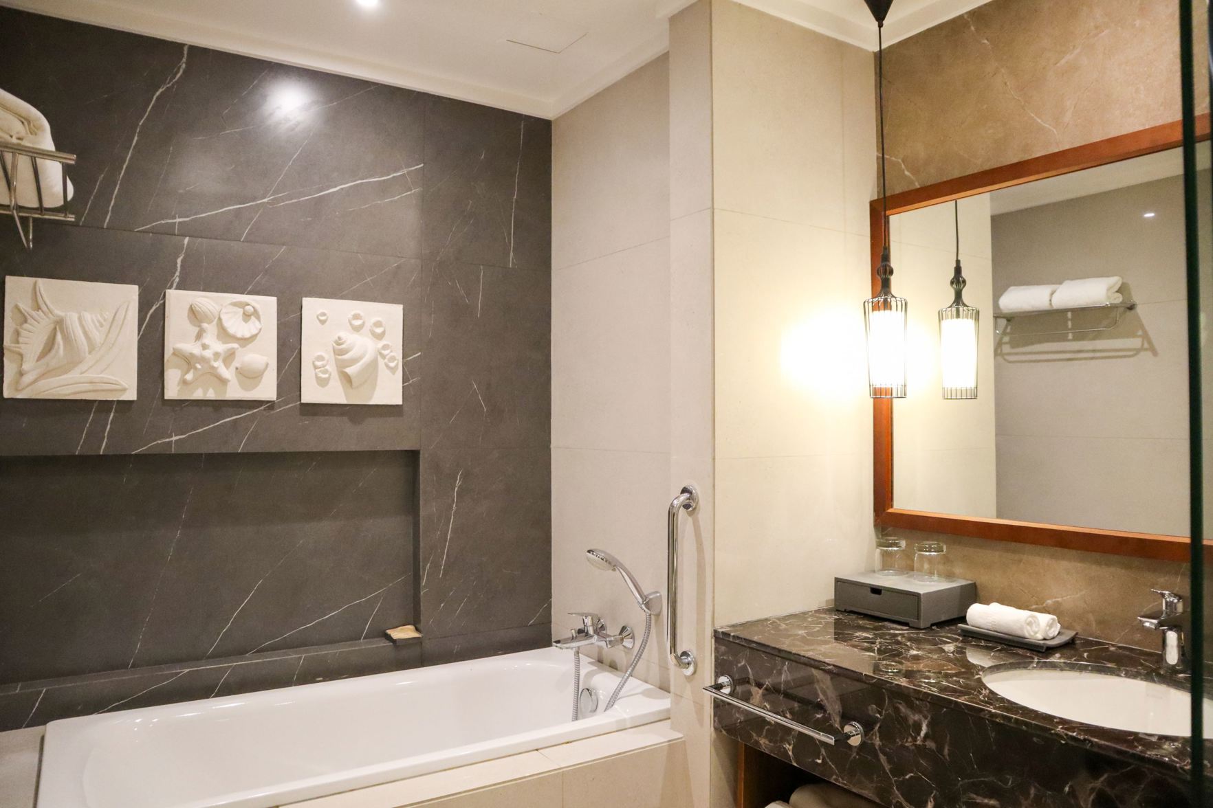 Mandarin Bay Resort & Spa Room Type - East Junior Suite
