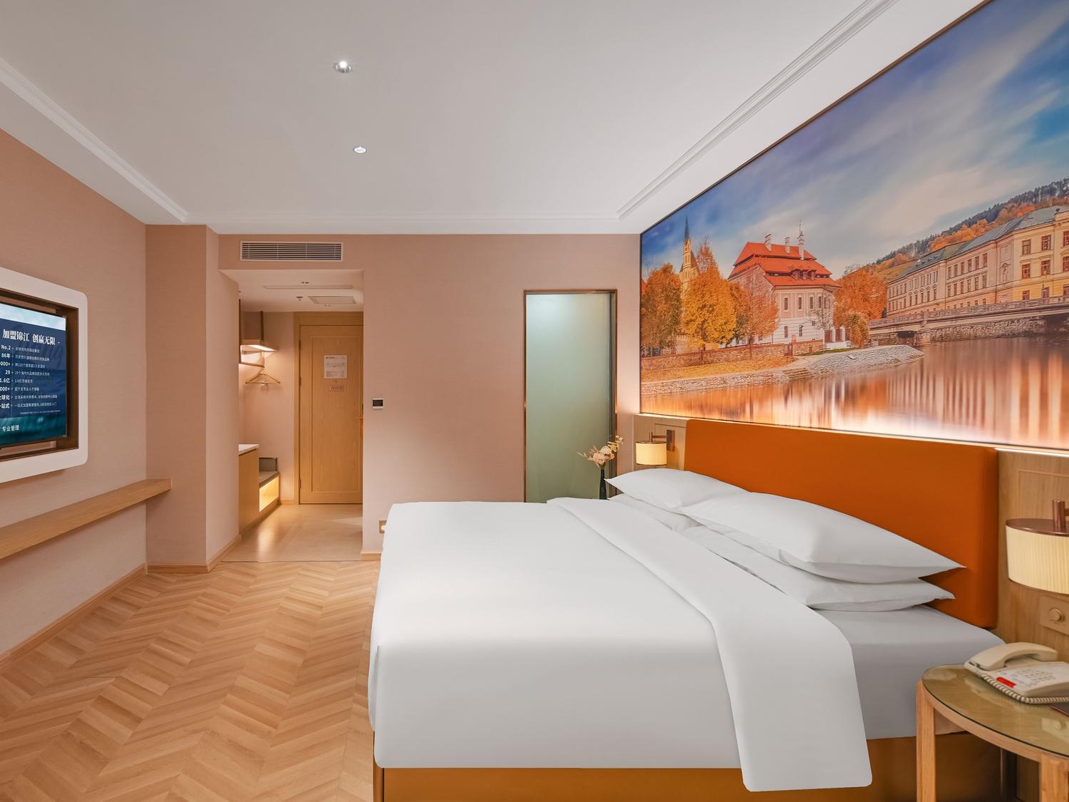 Vienna Hotel (Yecheng Zero Kilometer) - Tap to explore photos
