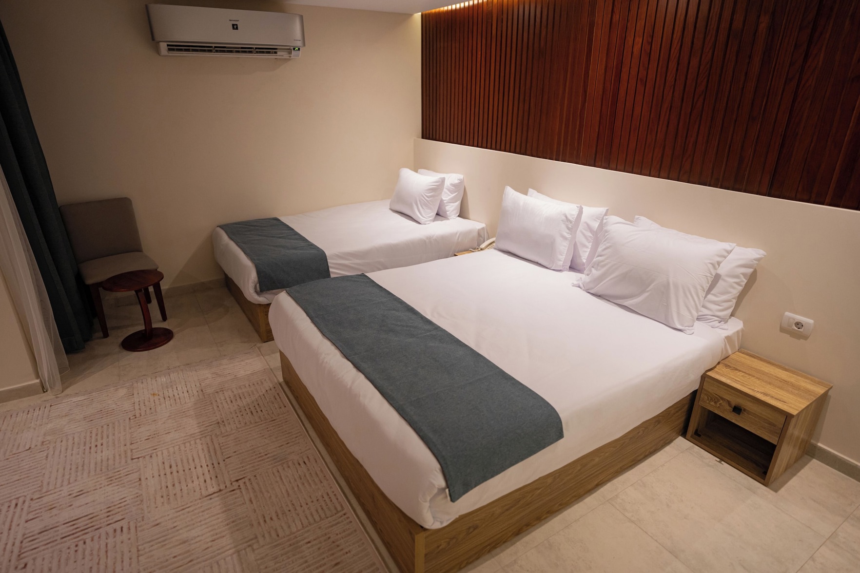 Pyramid Front Hotel Room Type - Family Room