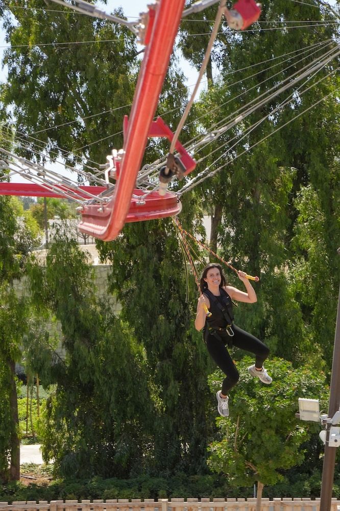 Ziplining:1000px