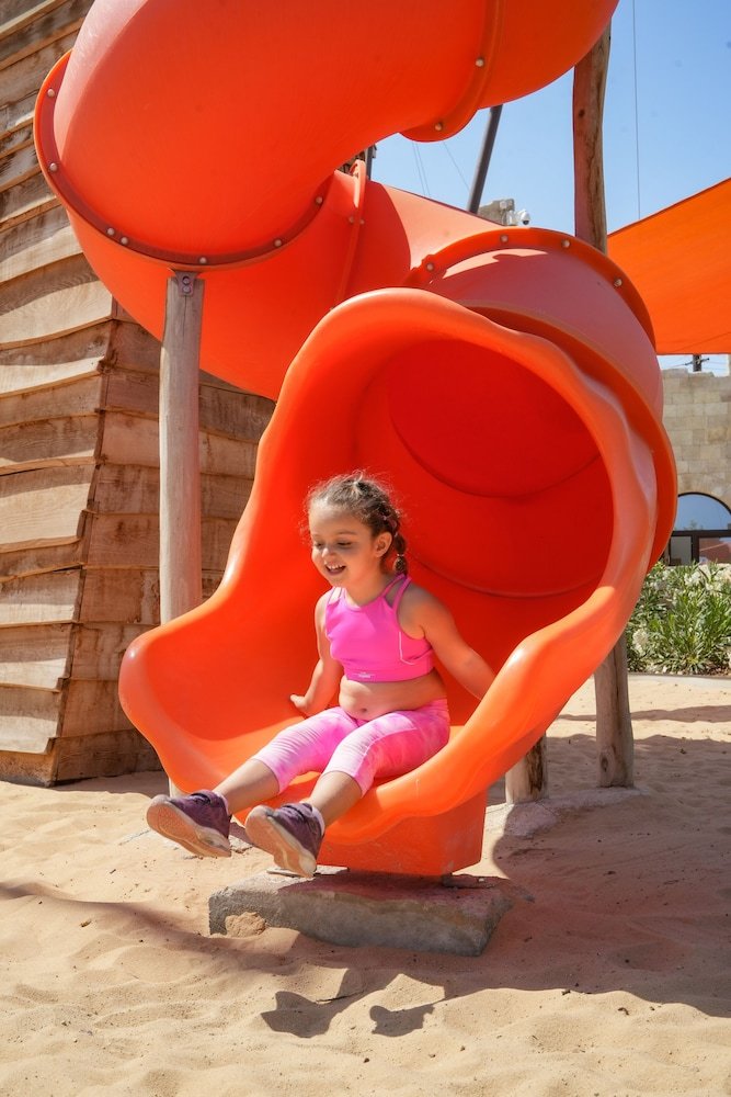 Children's play area - outdoor:1000px