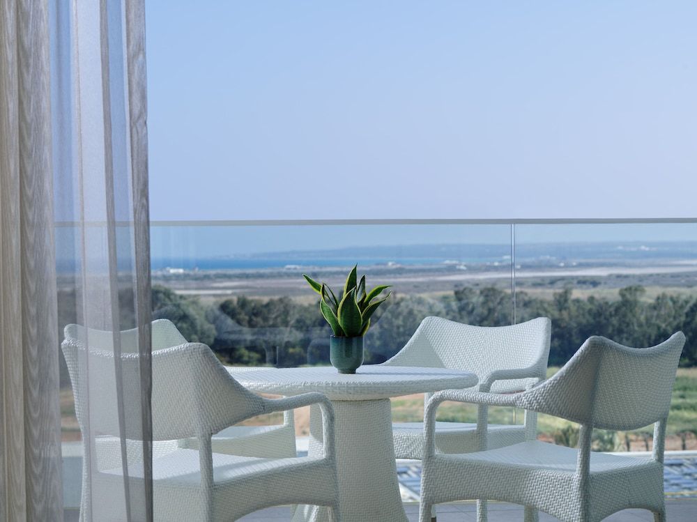 Beach or ocean view:1000px