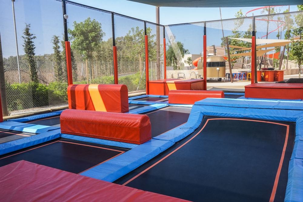 Children's play area - outdoor:1000px