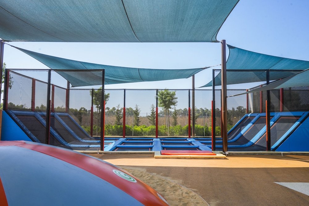 Children's play area - outdoor:1000px