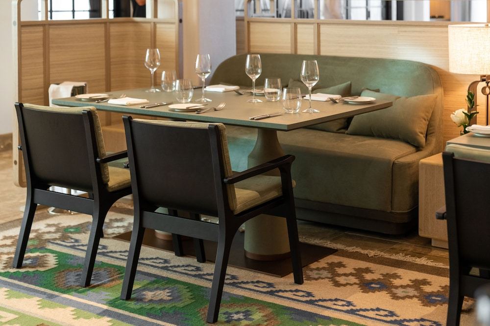 Restaurant:1000px
