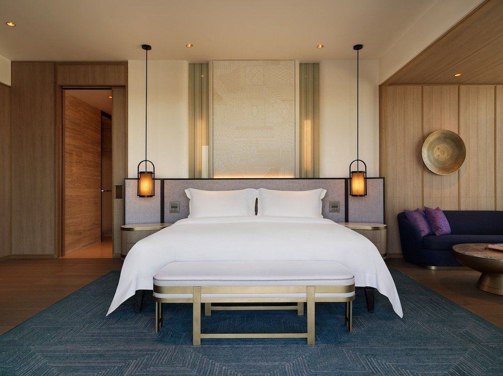 Room:1000px