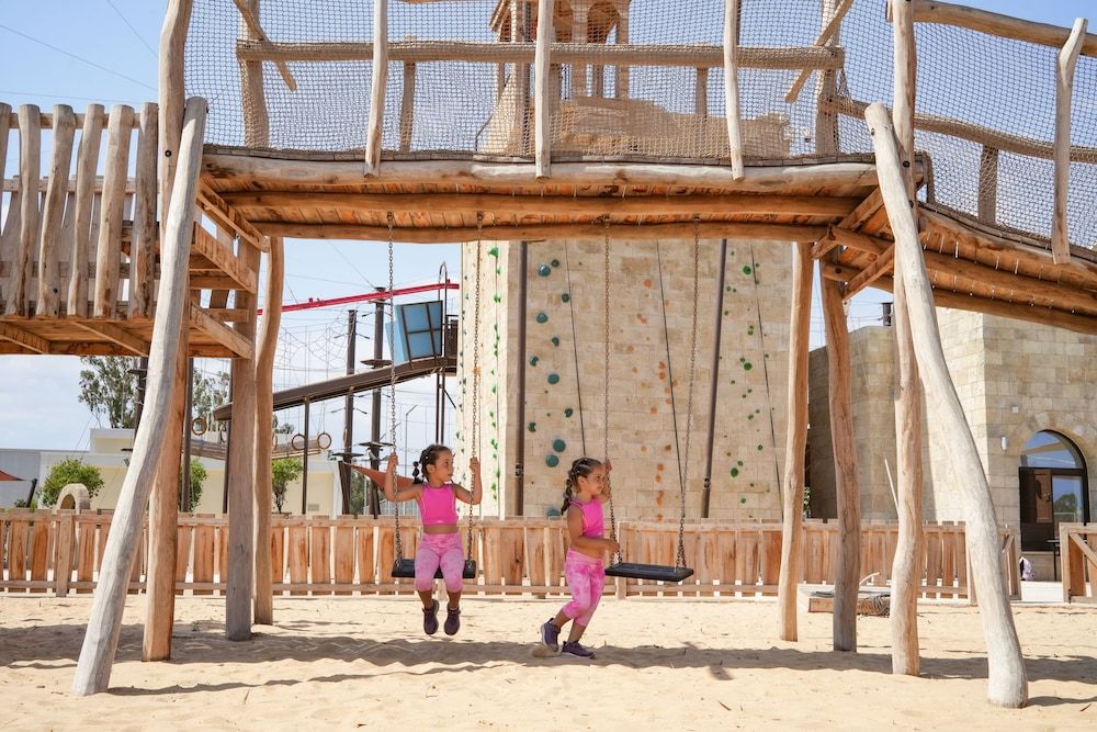 Children's play area - outdoor:1000px