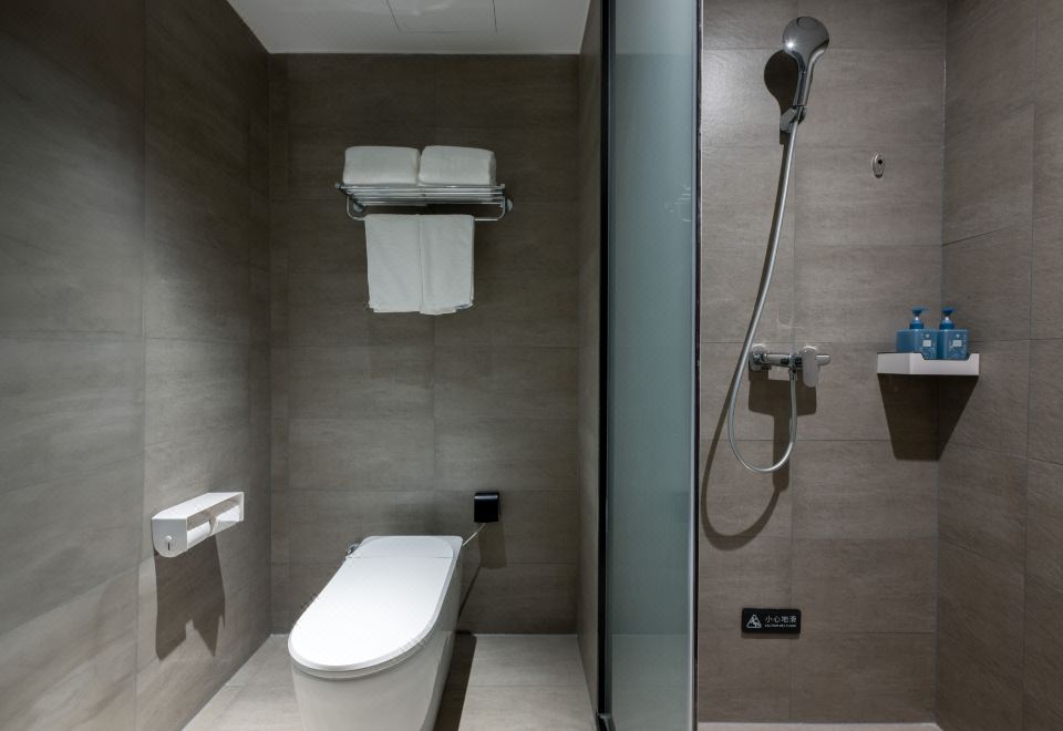 HanTing Hotel (Taiyuan Ruicheng Guoji) - Tap to explore photos