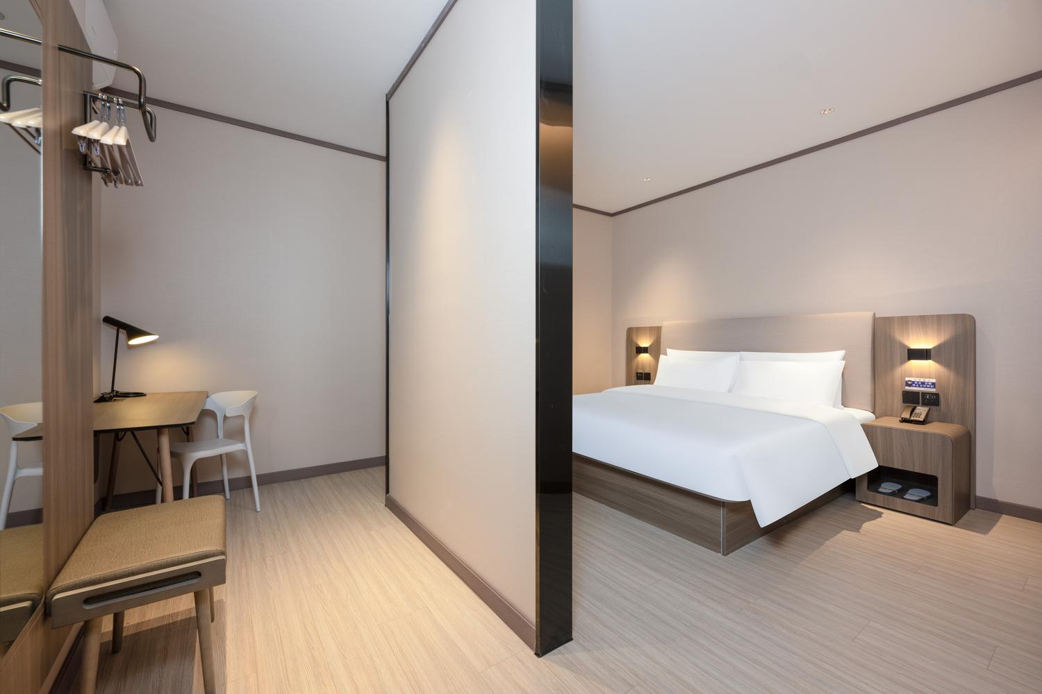 HanTing Hotel (Taiyuan Ruicheng Guoji) - Tap to explore photos