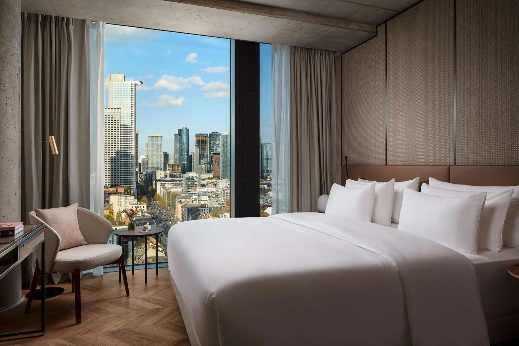 NH Collection Frankfurt Spin Tower Room Type - Superior XL with Skyline view