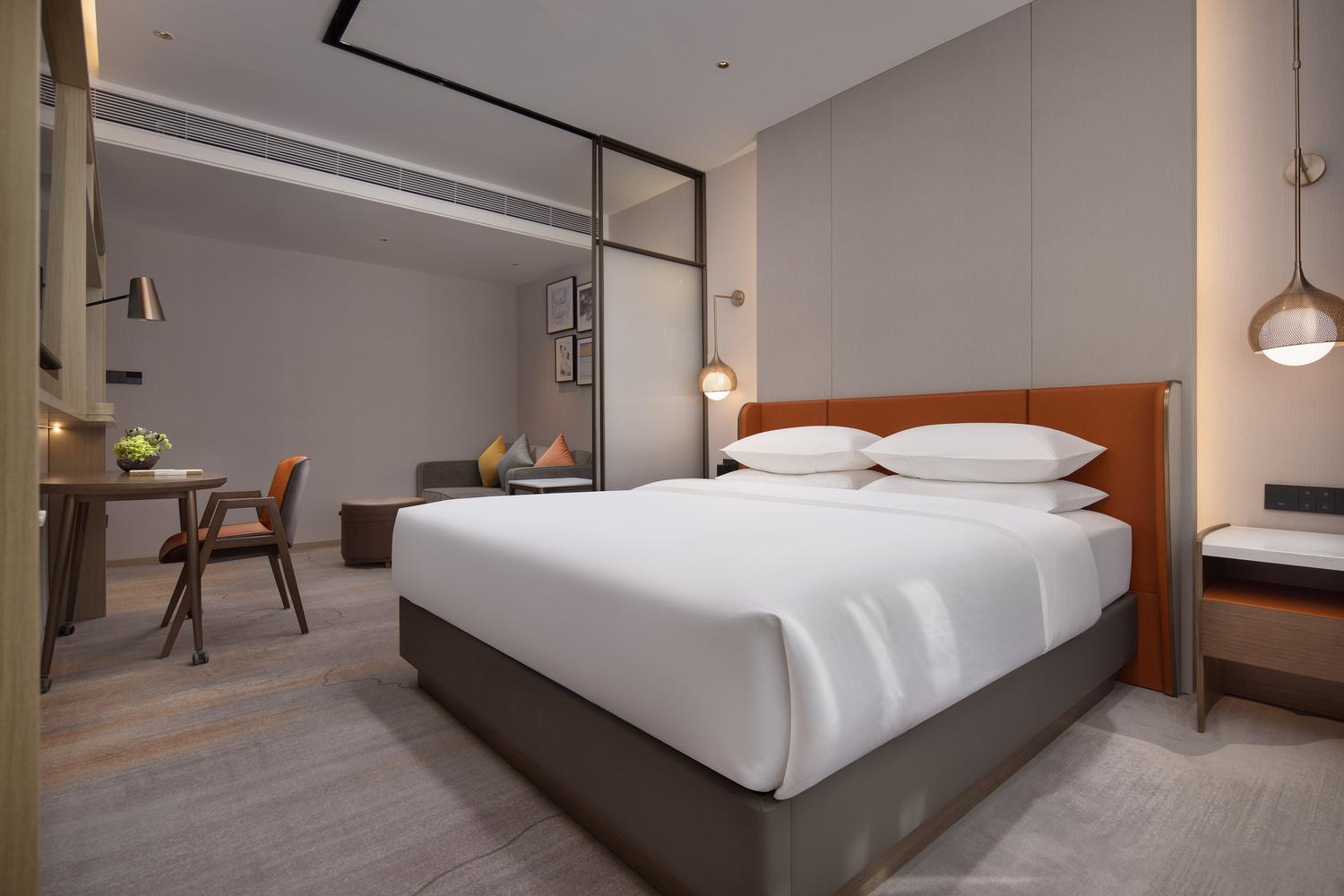 Home2 Suites By Hilton Wuhan Hankou Railway Station Room Type - Deluxe Room (Double Bed)