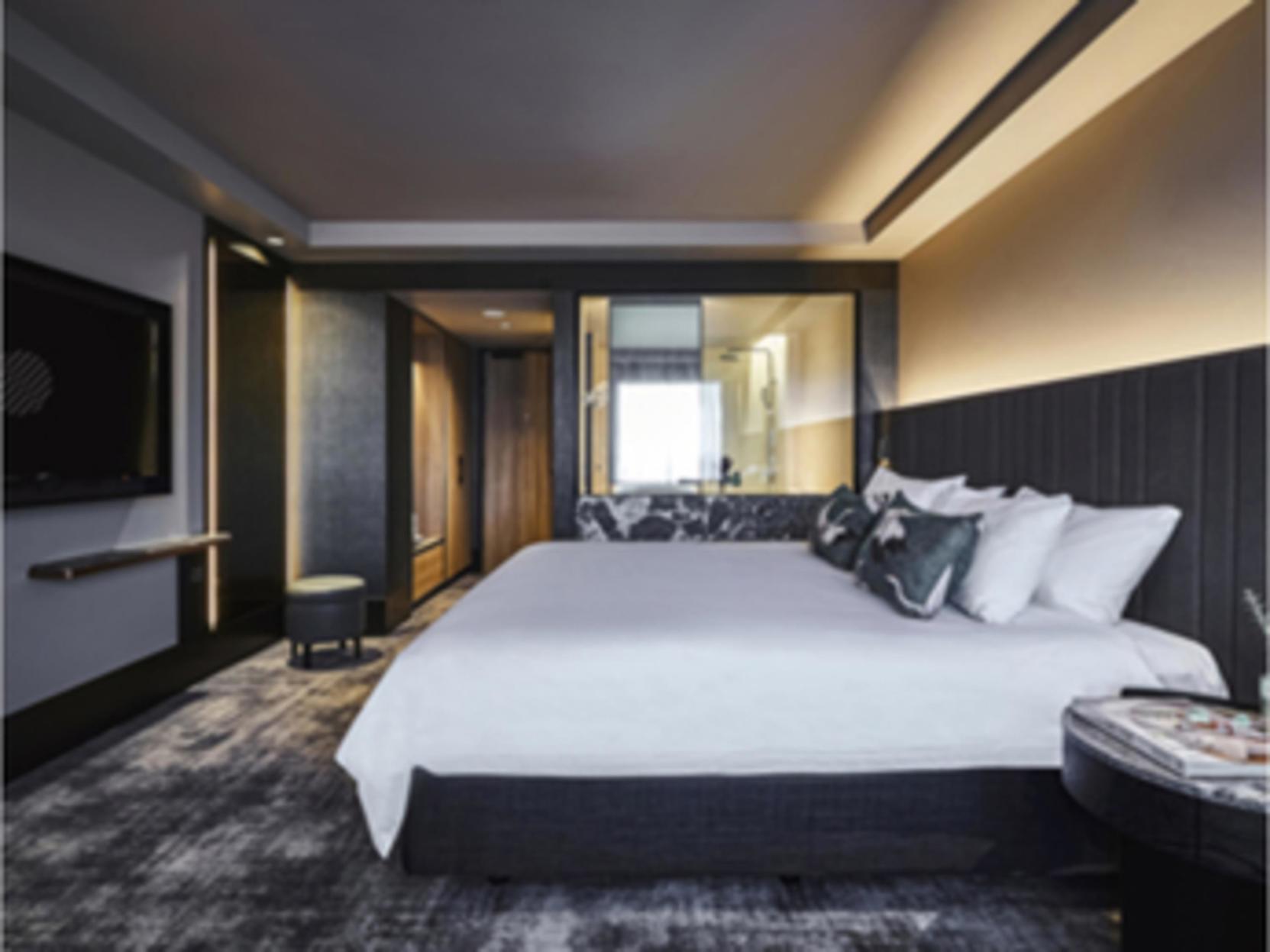 Pullman Melbourne on the Park - Tap to explore photos
