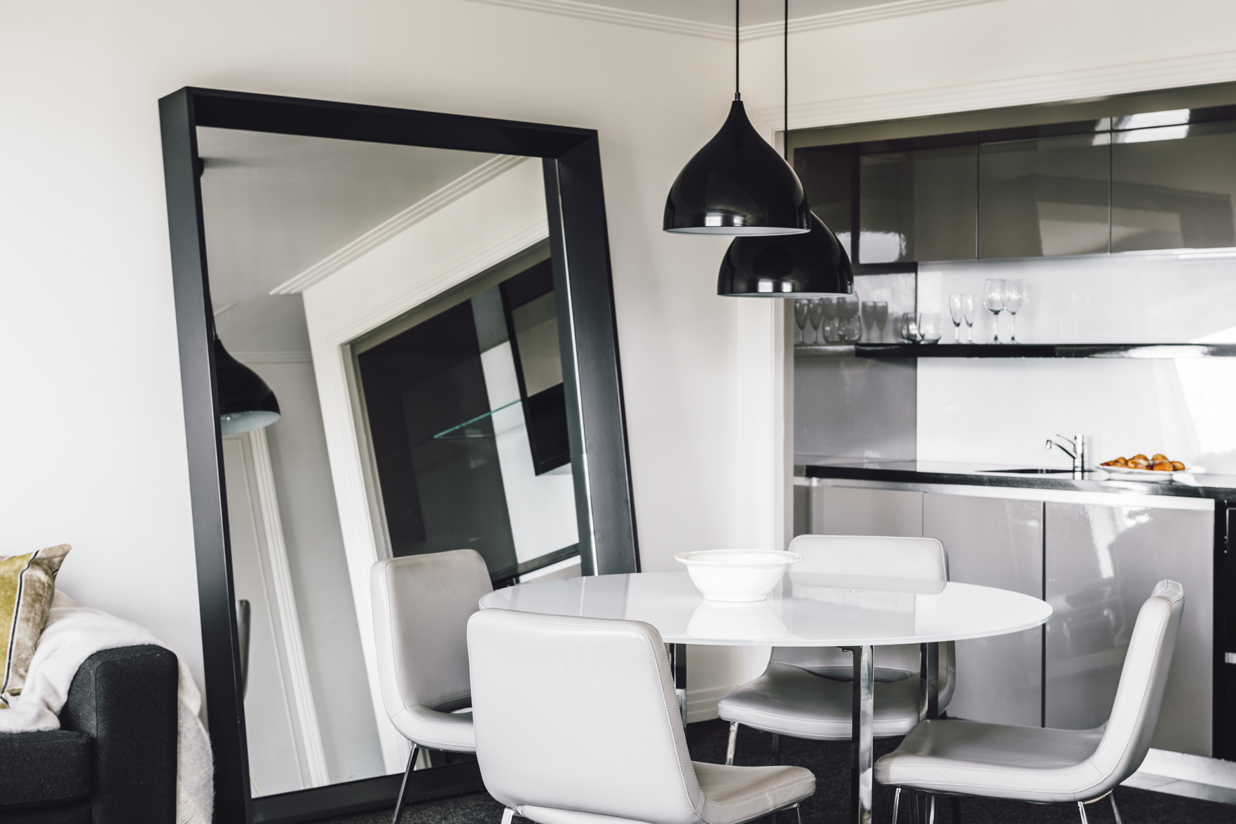 The Como Melbourne by Accor Room Type - One-Bedroom Apartment with King Bed and Kitchenette 