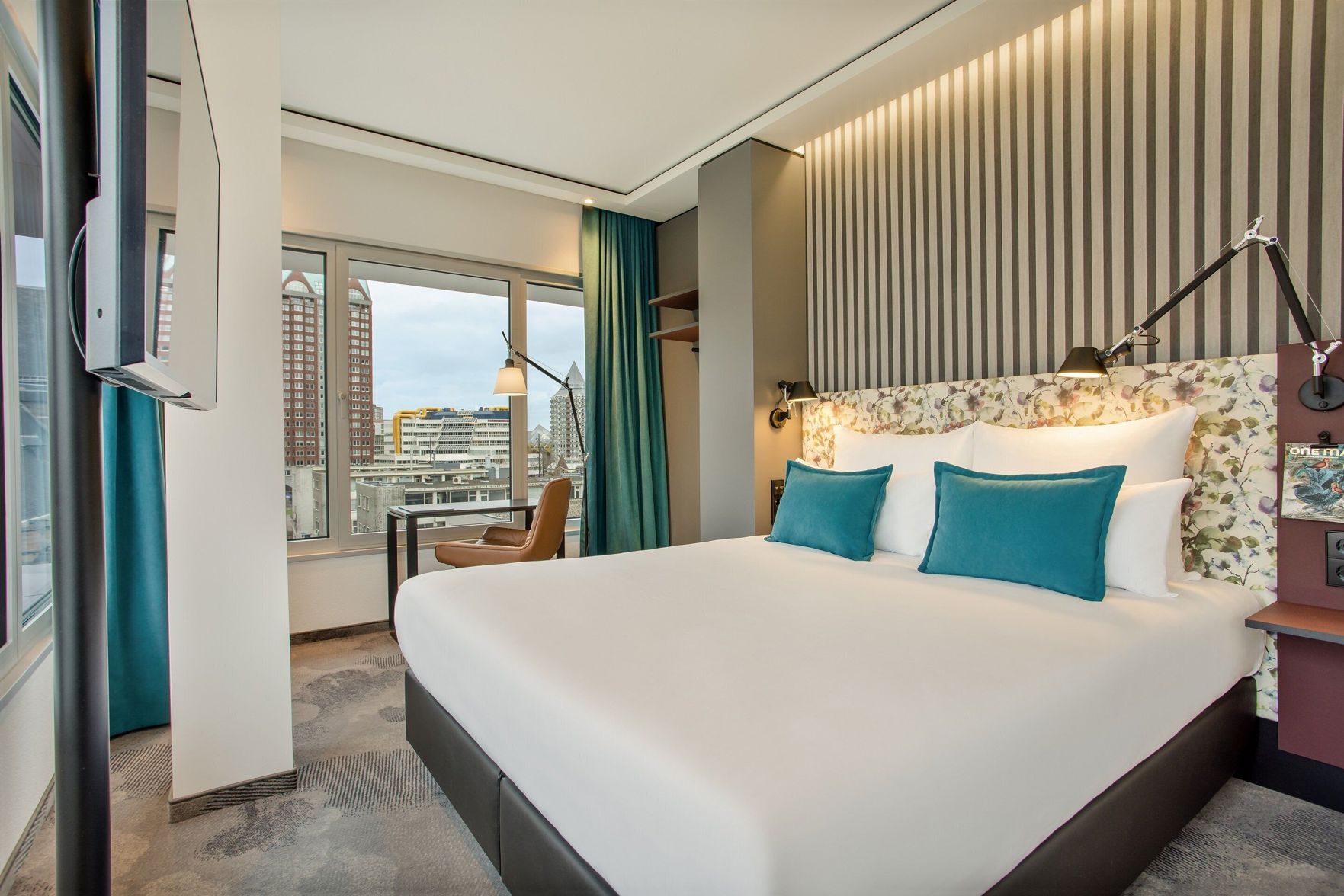 Motel One Rotterdam - Tap to explore photos