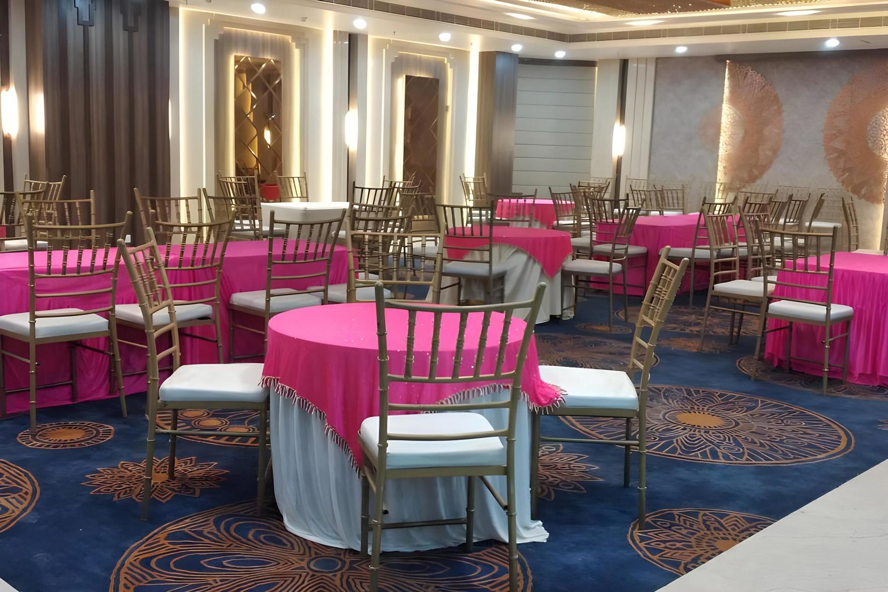 Others, Hotel Four Element, Varanasi