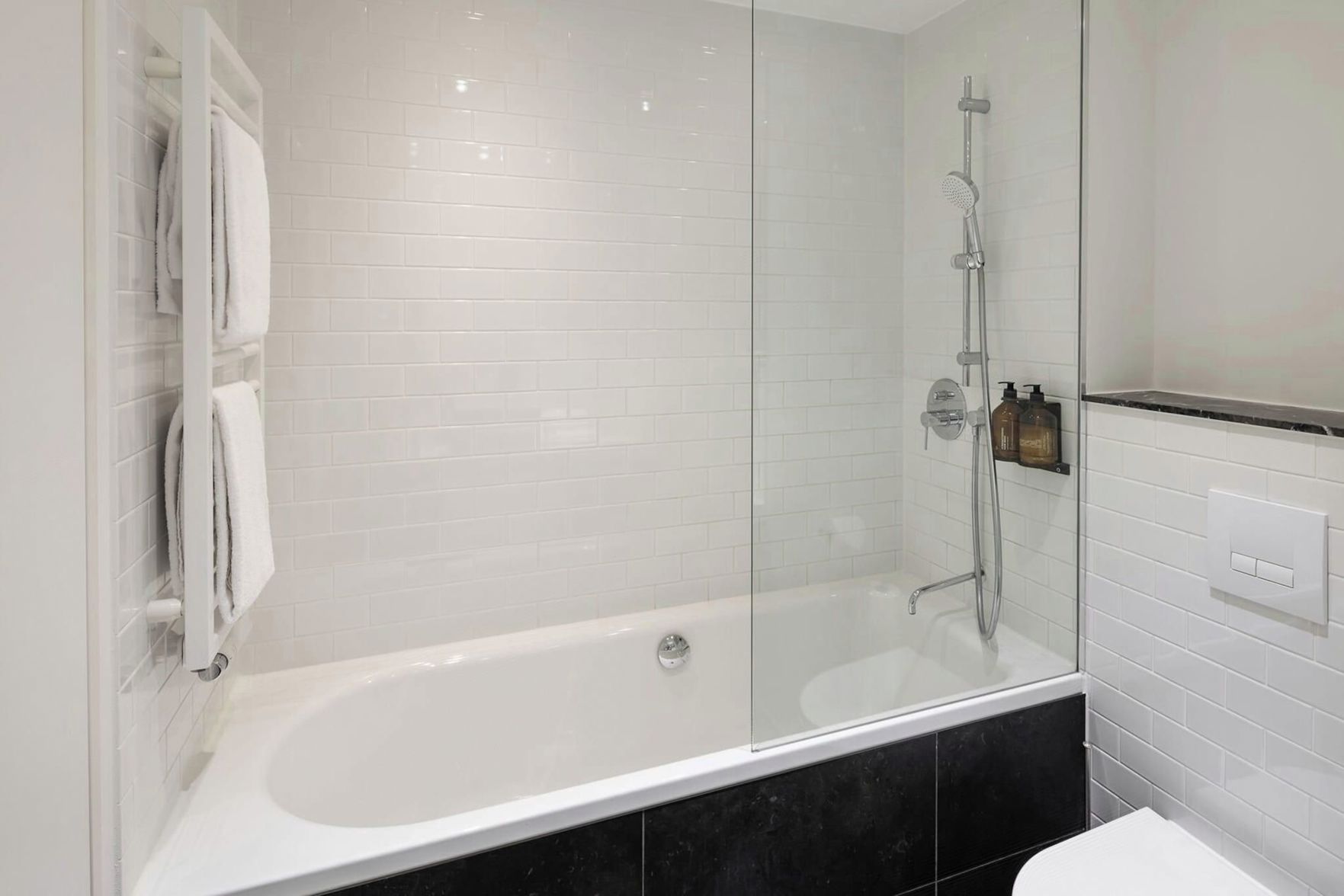 Hotel AMANO Grand Central Room Type - Comfort Double Or Twin Room, 1 Bedroom