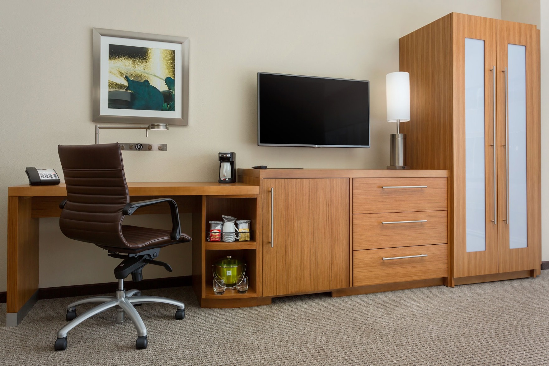 Hyatt Place Chicago/Downtown - The Loop Room Type - Corner King Room with Sofa Bed and View
