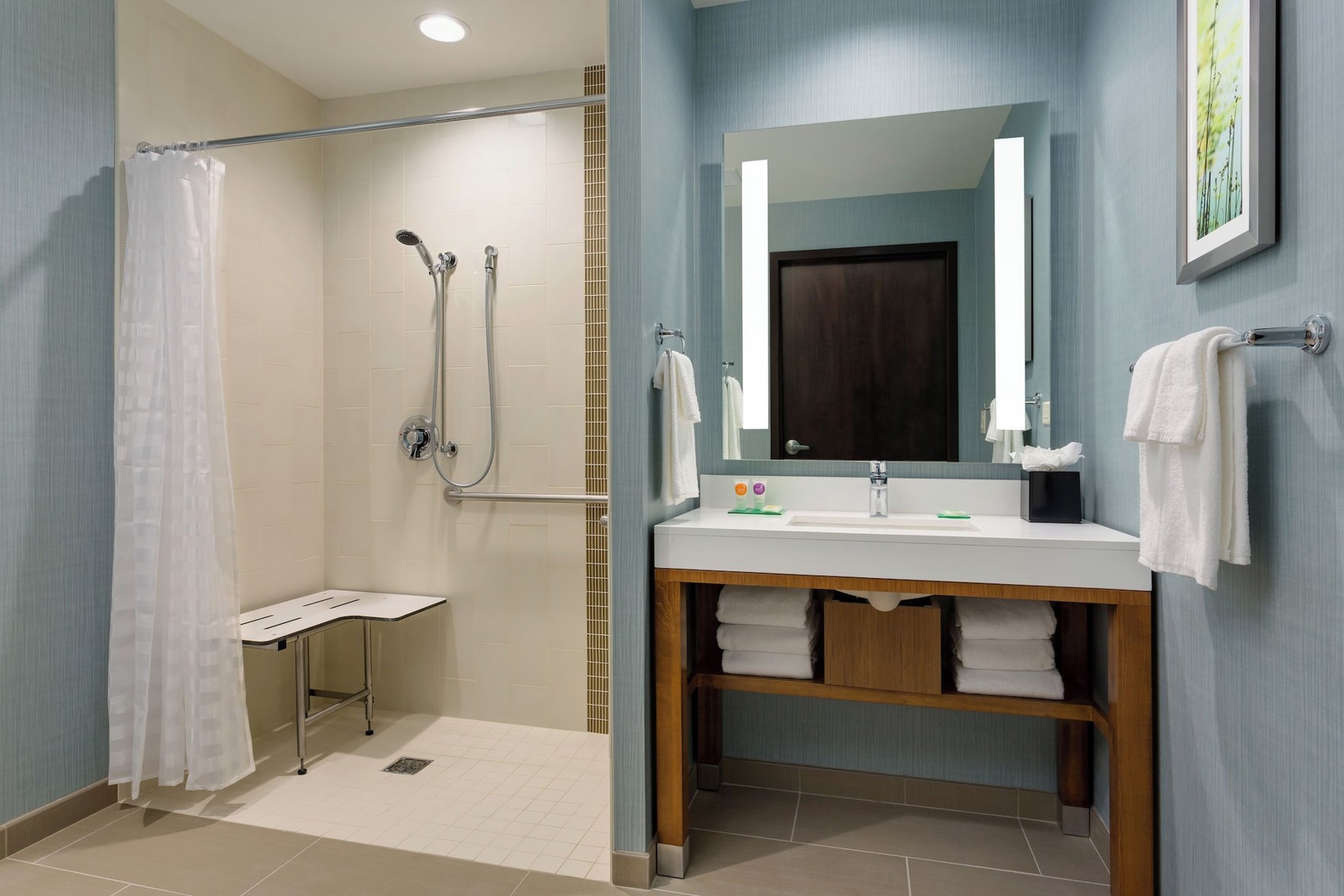 Hyatt Place Chicago/Downtown - The Loop Room Type - Queen Room with Two Queen Beds, Sofa Bed and Accessible Tub