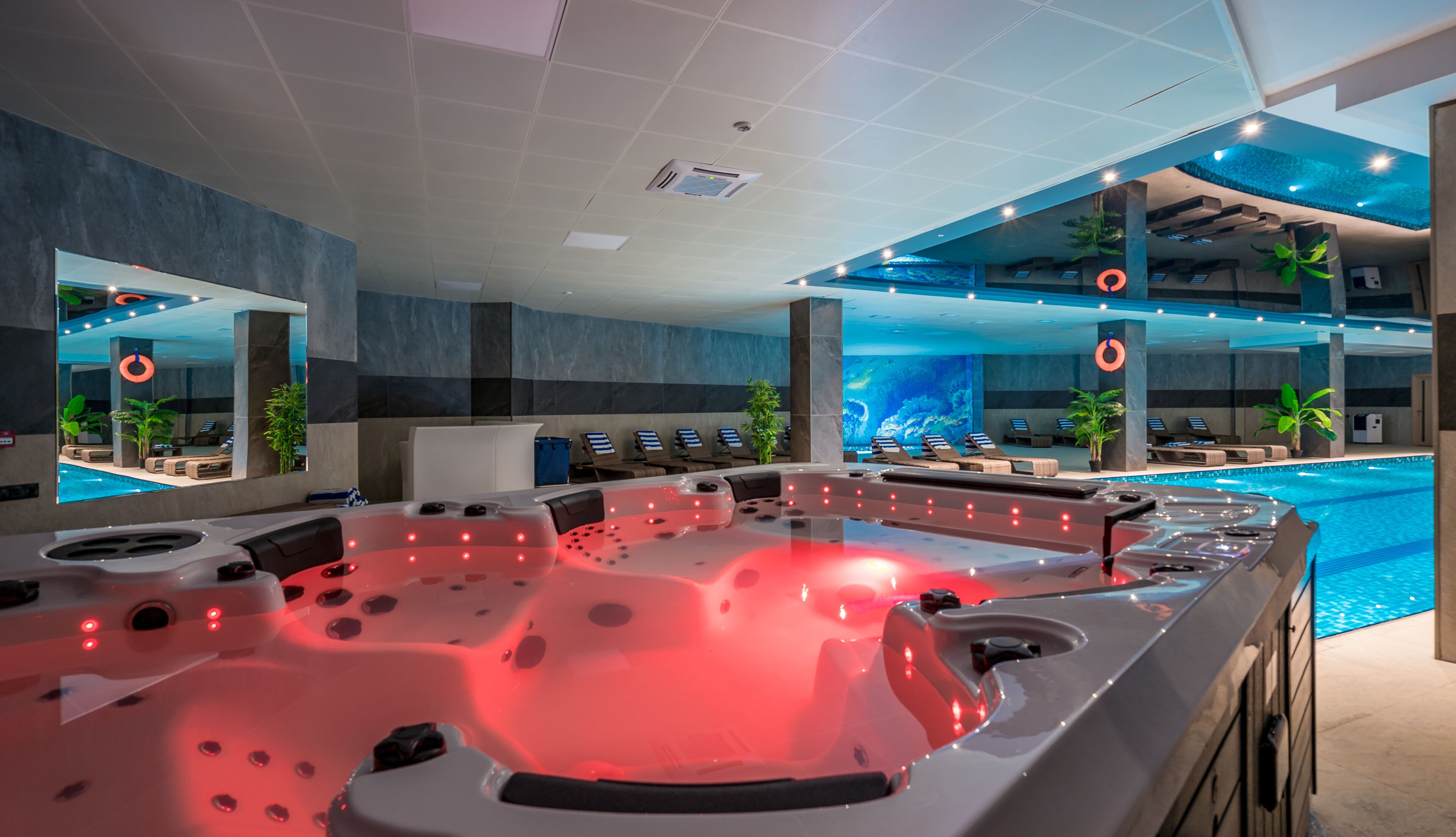 Indoor spa tub