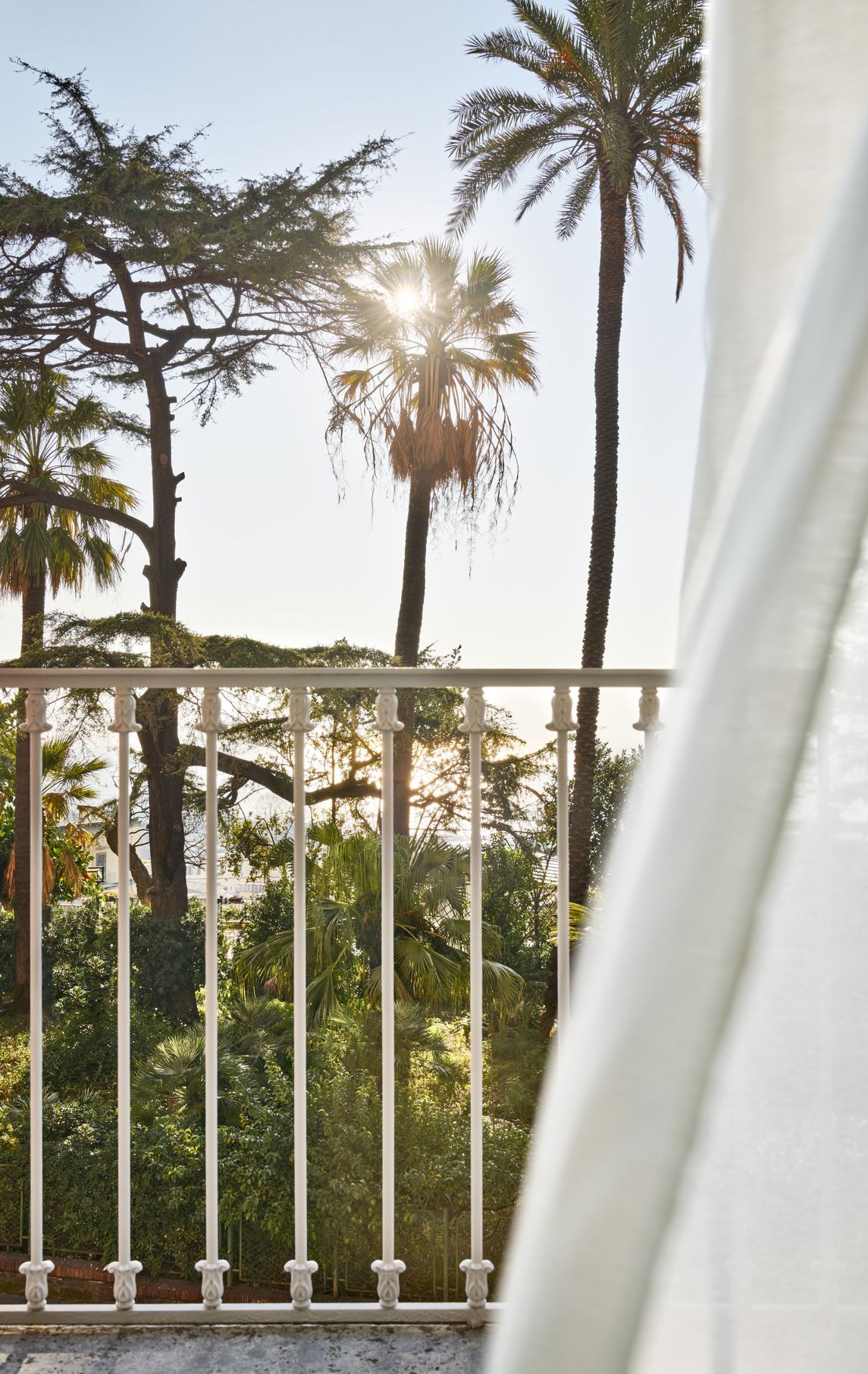The Britannique Hotel Naples, Curio Collection By Hilton Room Type - King Family Room