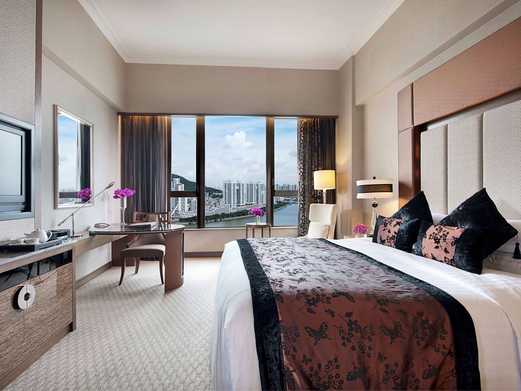 Sofitel Macau At Ponte 16 - Tap to explore photos