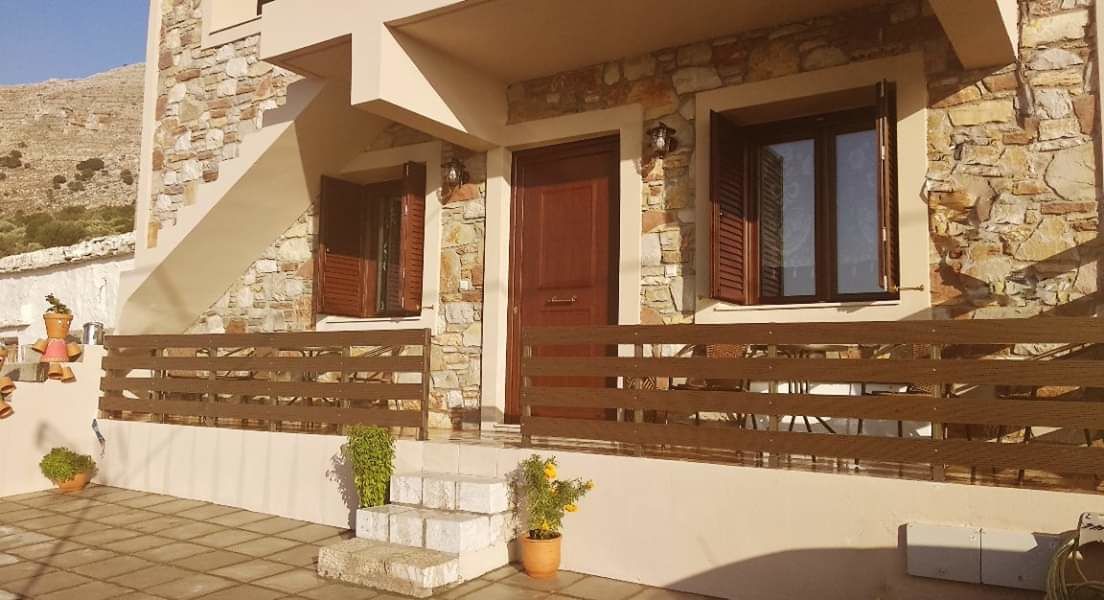 Stone Built Rustic House photo 2