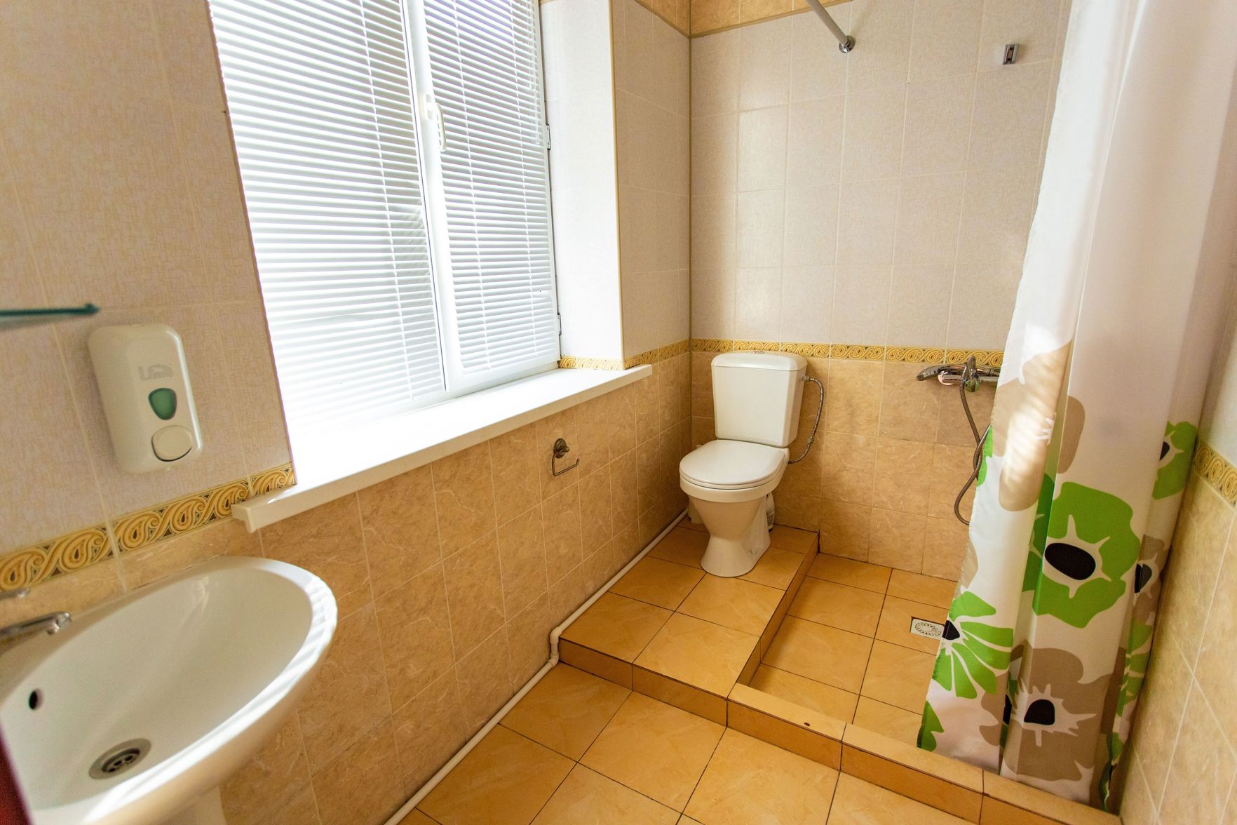 Ramina Hotel photo 5