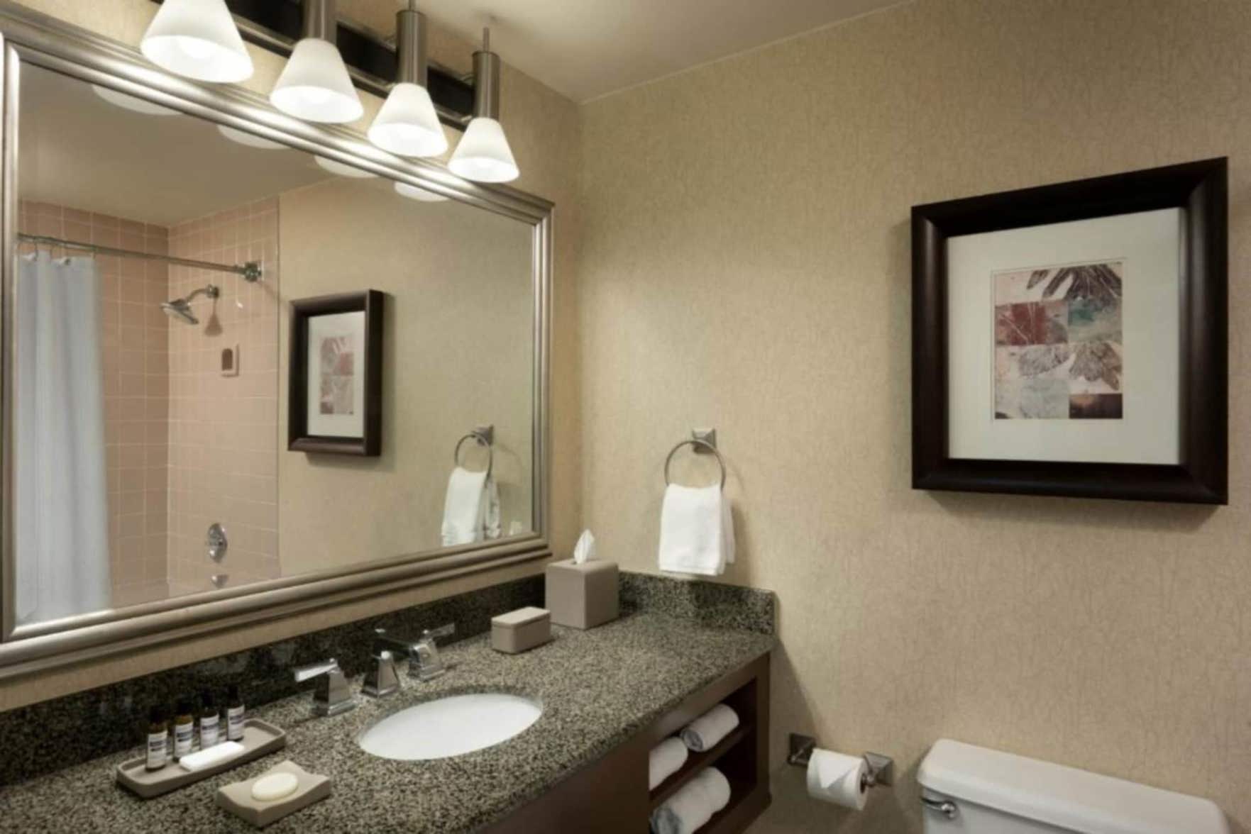 Hyatt Regency Houston West Room Type - JUNIOR SUITE WITH KING BED