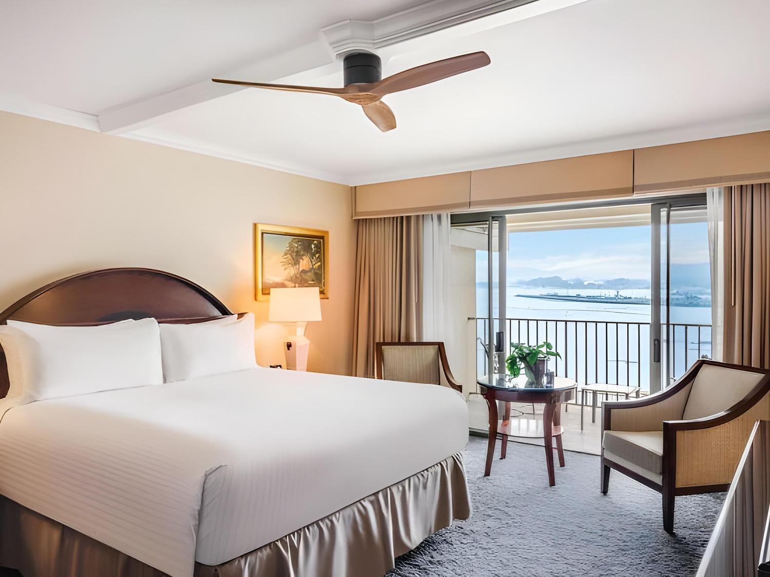 Monterey Plaza Hotel & Spa Room Type - ROOM, KING BED, HARBOUR VIEW, BALCONY