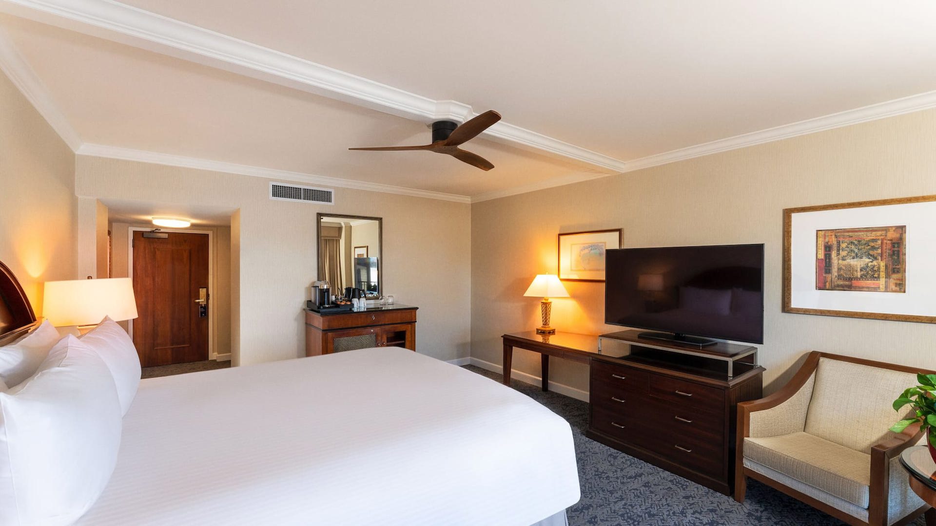 Monterey Plaza Hotel & Spa Room Type - ROOM, KING BED, HARBOUR VIEW