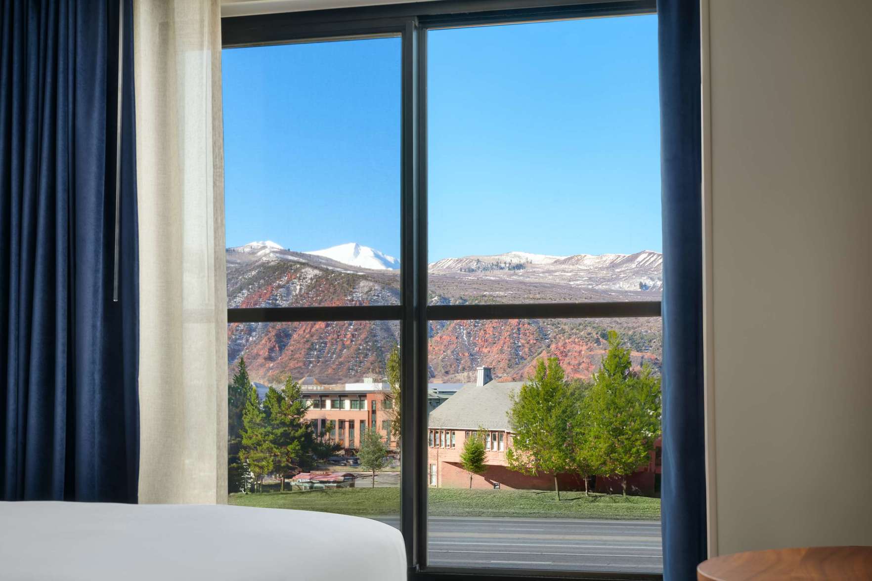 The Hoffmann Hotel Basalt Aspen, Tapestry Collection Hilton - Tap to explore photos