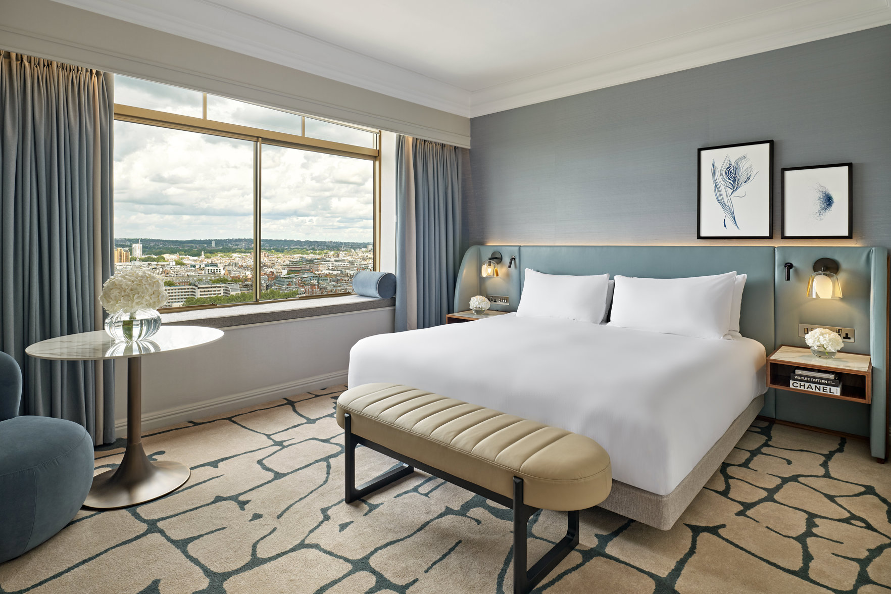 London Hilton on Park Lane Room Type - Three-Bedroom Suite with Hyde Park and Park Lane View London Hilton on Park Lane Room Type - Three-Bedroom Suite with Hyde Park and Park Lane View