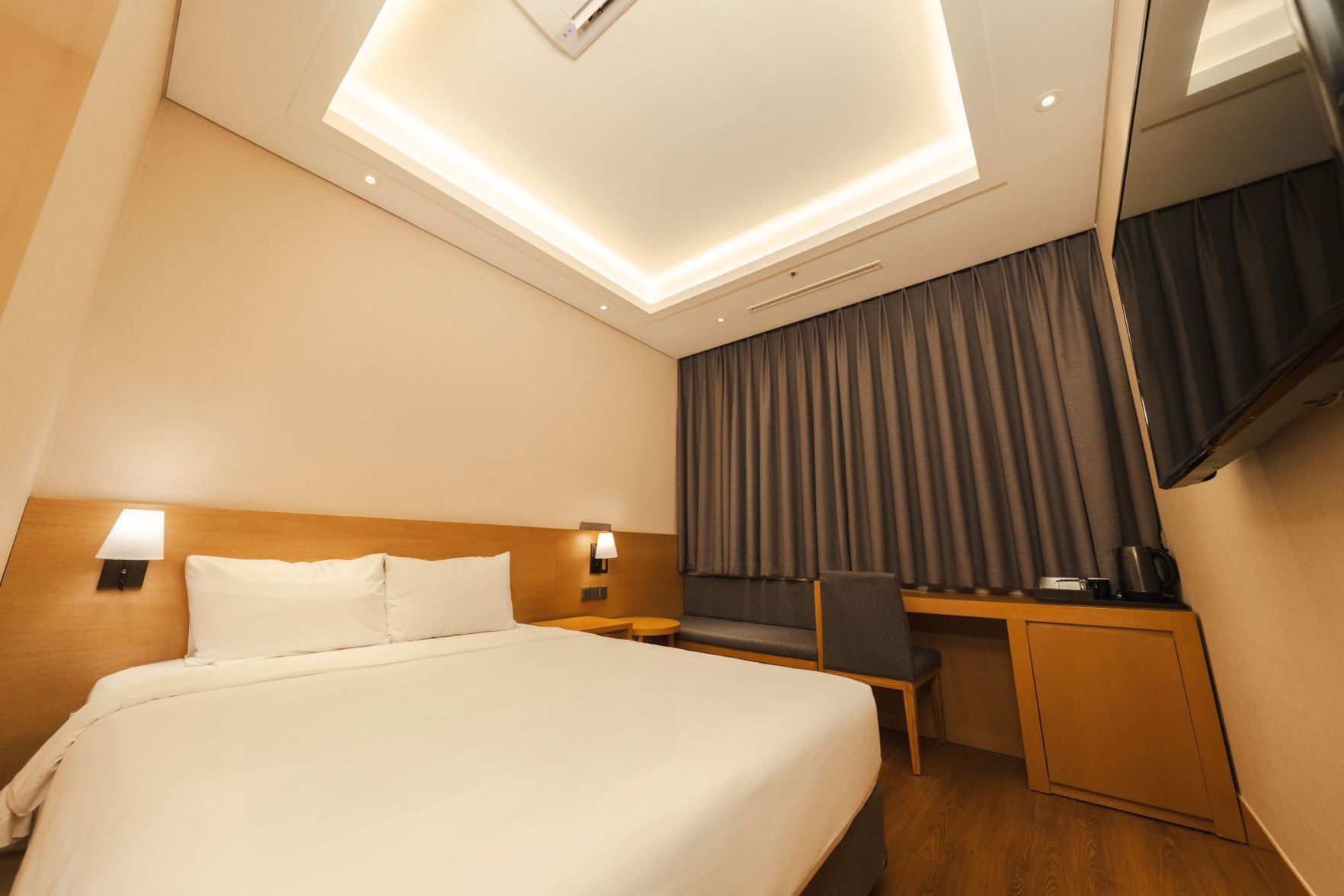 Arban Hotel Room Type - Studio Double (No Windows)