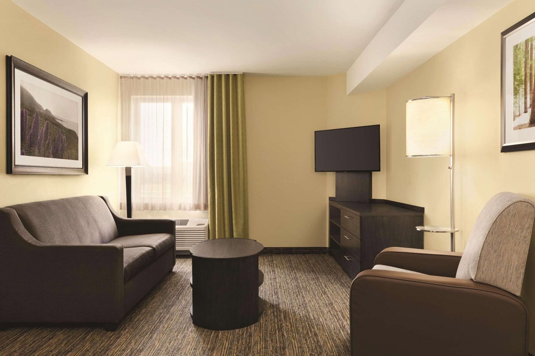 Park Inn by Radisson, Calgary Airport North, AB - Tap to explore photos