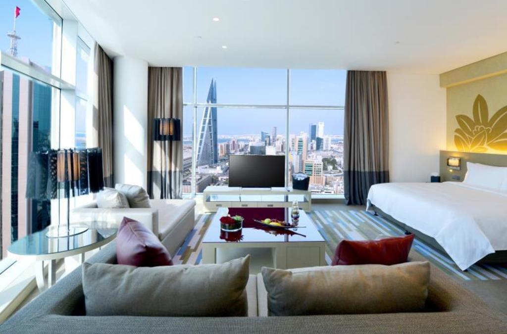 Downtown Rotana Room Type - Corner Suite with Lounge Access - King Bed