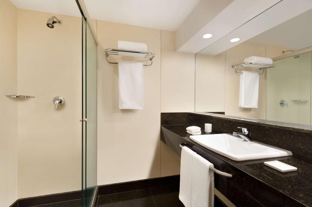 Hilton Copacabana Rio de Janeiro Room Type - Standard Twin Room with City View